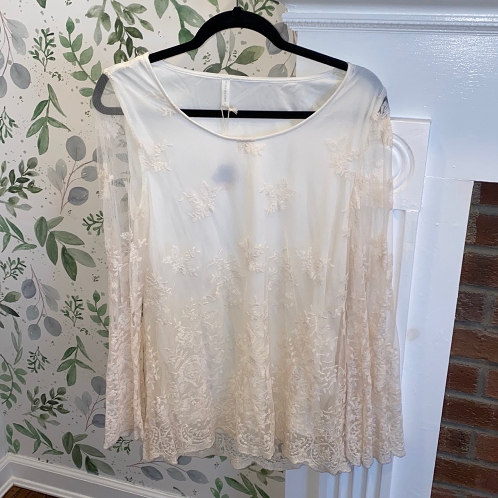 Darling PinkBlush Lace Top. Size Small. NWT!